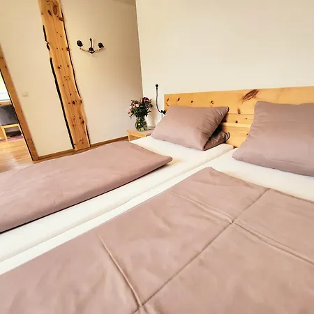 Schickster Mountain Apartment Unterweidach