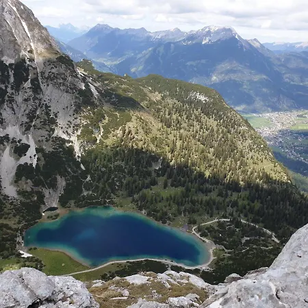 Schickster Mountain شقة