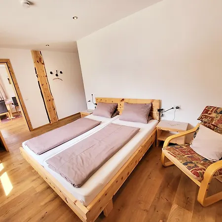 Schickster Mountain Apartmán *