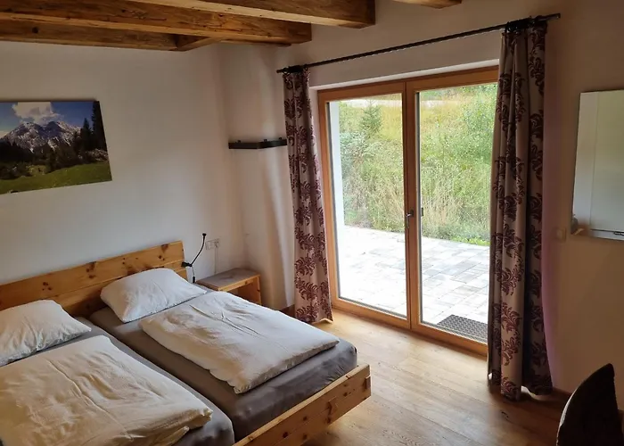 Schickster Mountain *